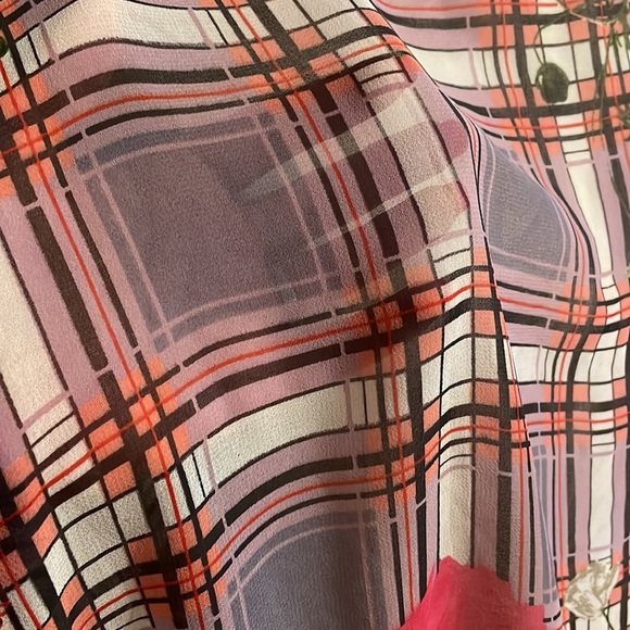 ASOS PLUS SEMI SHEER RUFFLE BLOUSE. Plead and floral size 20 drop sleeves - Picture 3 of 11